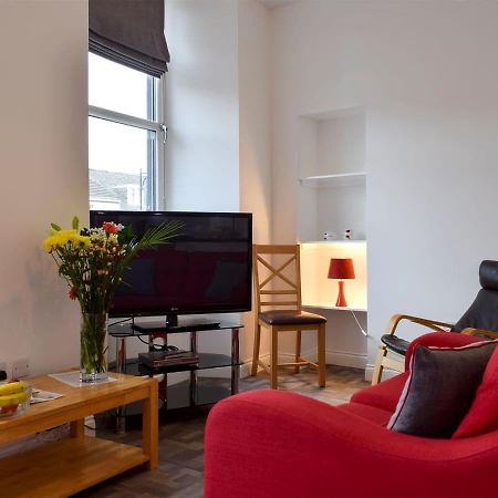 Courtyard Holiday Apartments Инверкитинг Экстерьер фото